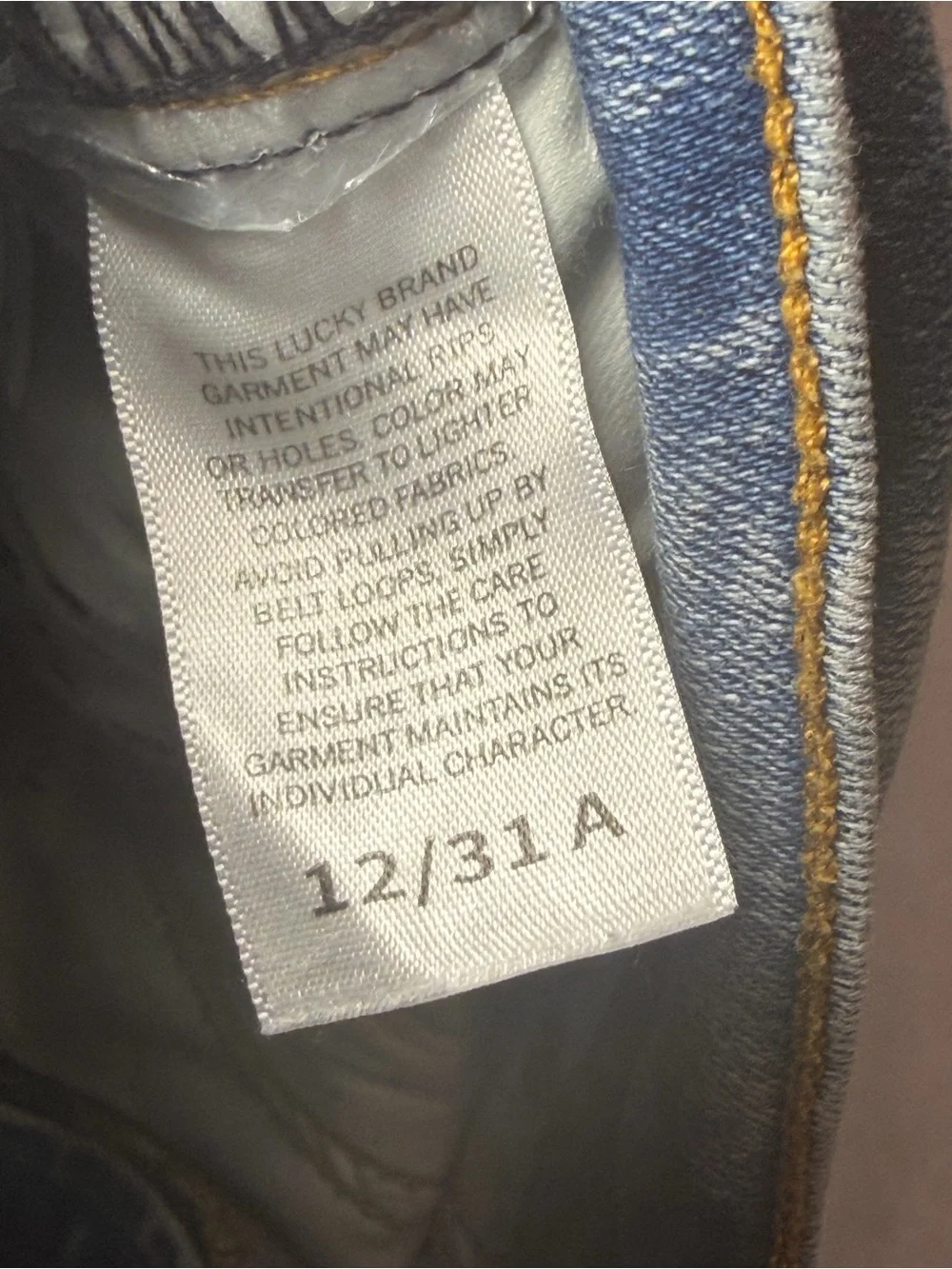 Lucky Brand Straight Leg Jeans in Washed Blue size 12